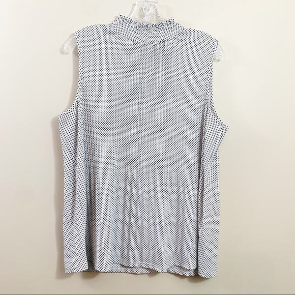 Adrianna Papell Accordion Pleats Sleeveless Smock Neck White/Black Polka Dot Top - Picture 2 of 9